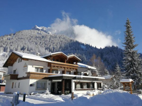 Berghaus Halali - dein kleines Hotel an der Zugspitze, Ehrwald, Österreich